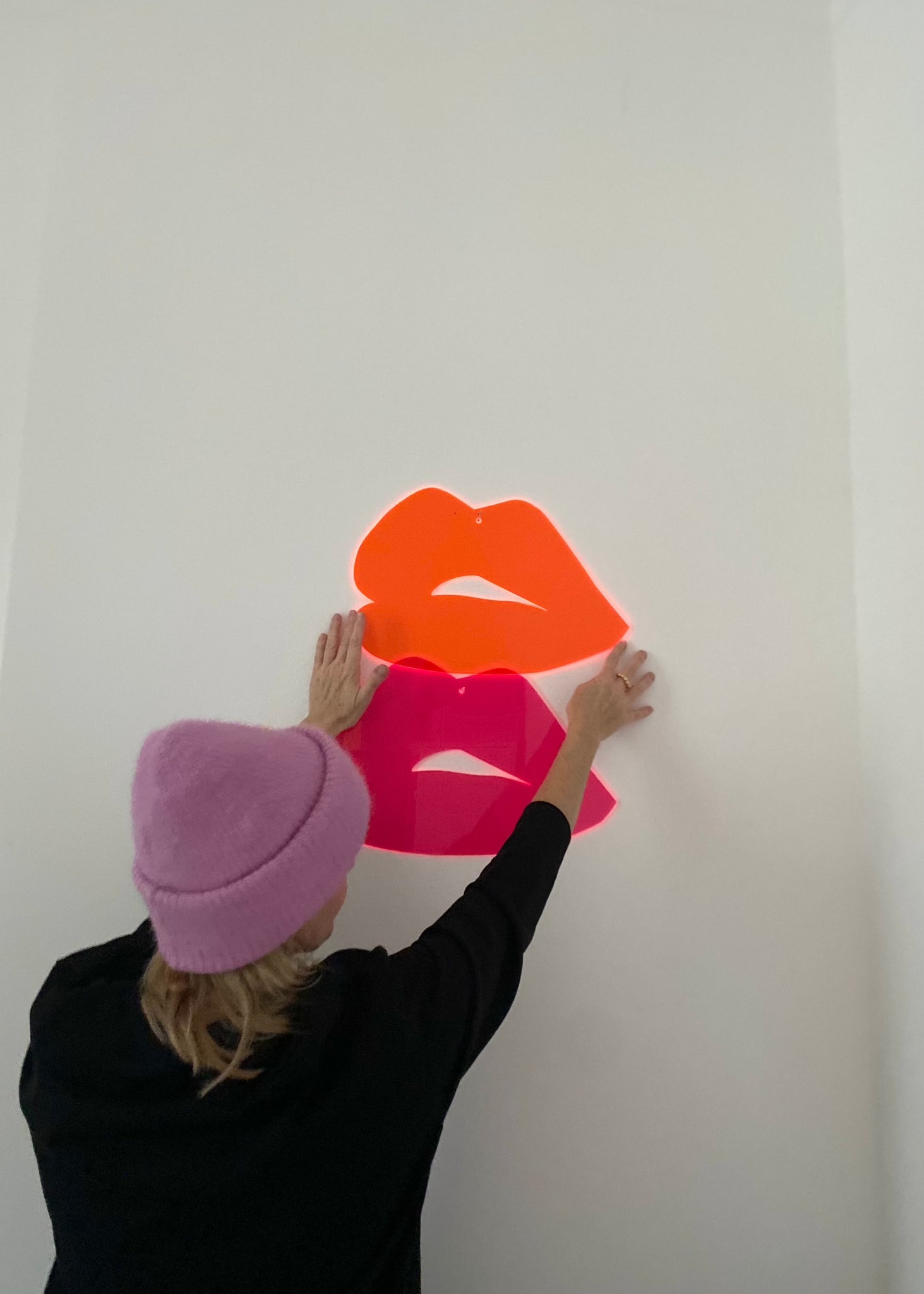 2 Dicke Lippen. 1x NEON ORANGE, 1x strong red
